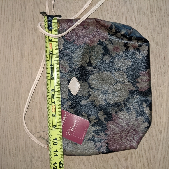 I Santi brand new crossbody purse - Picture 7 of 7